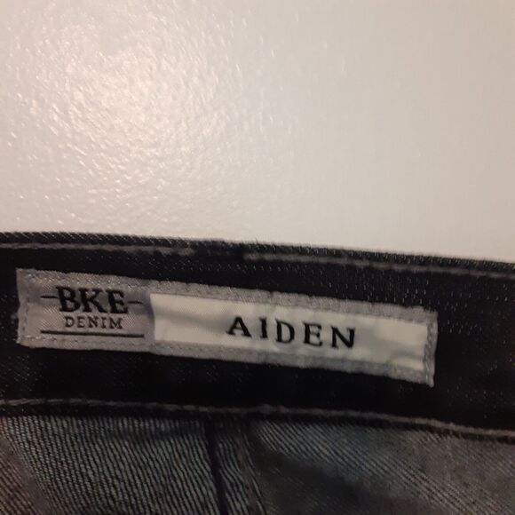 BKE AIDEN Mens 29R Dark Blue Distressed Denim Jeans Button Up Fly - Picture 3 of 14